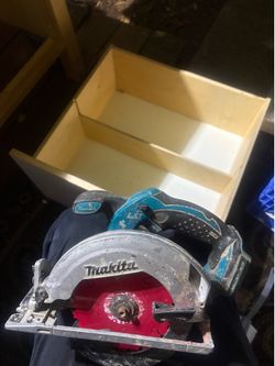 Makita cordless 18 V Skil saw +5 amp battery