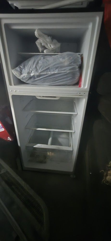 Refrigerator