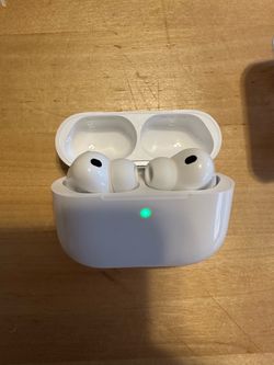 Apple AirPods Pro – Good Condition