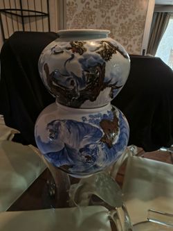 Blue and white jar