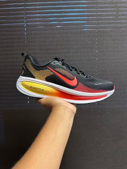 Nike Vomero 18 ( Men’s)