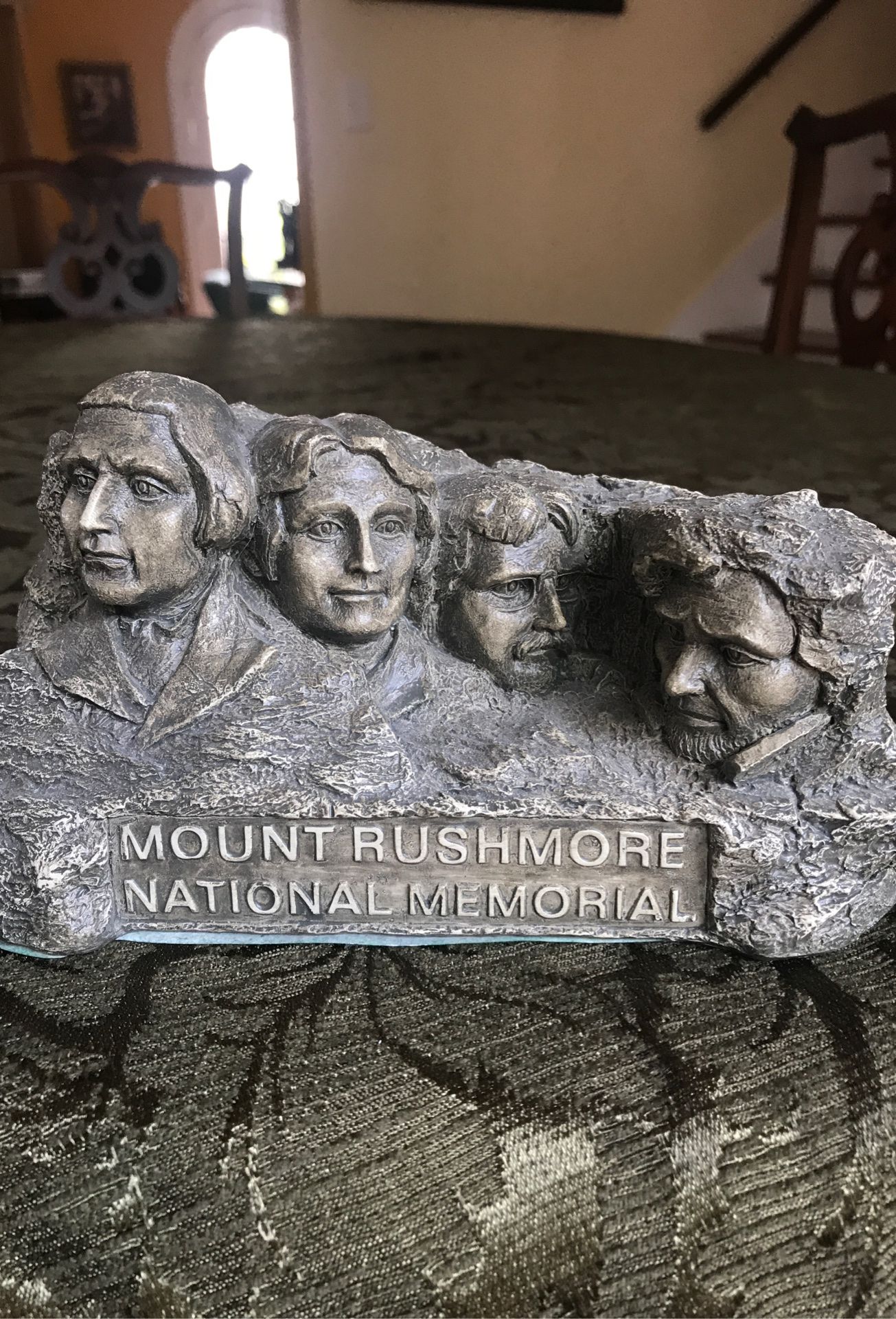 Mount Rushmore national memorial presidents head statue for just tall by 7 inches wide collectible