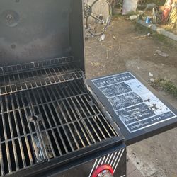 Dyna-Glo 3-Burner Gas Grill – Ready to BBQ!