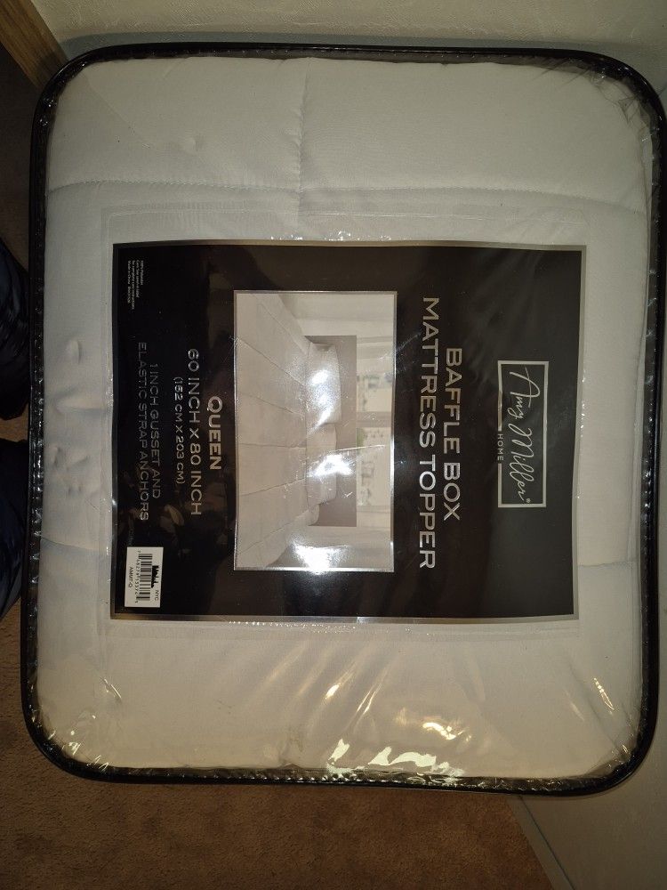 Comforter Queen White
