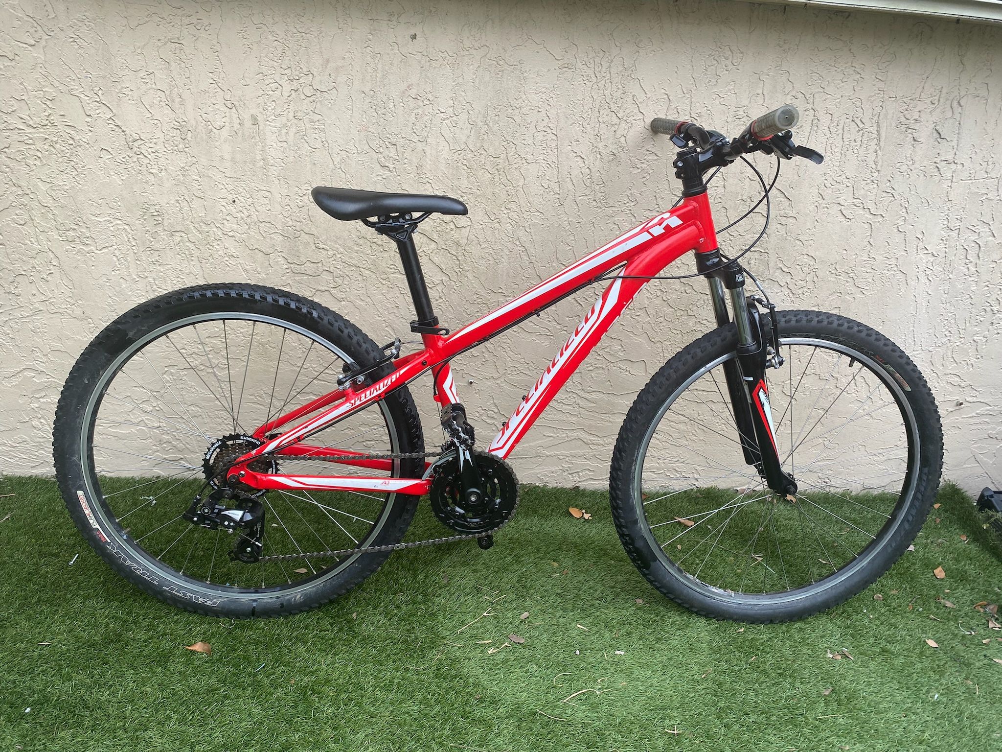 Specialized Hardrock Mountain Bike XS/13- 26 inch Tire - Local Delivery for a Fee - See My Items🚴