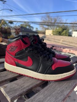 Air Jordan 1 Mid - Bred Size 8 Men’s 