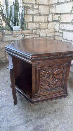Vintage Lane Altavista Hexagonal Carved Storage End Table / Cabin