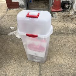 Sterilite gift wrapper container