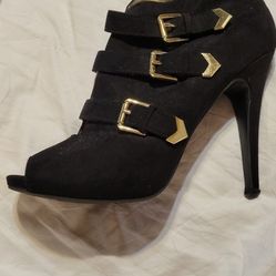 Guess Black And Gold Booties 