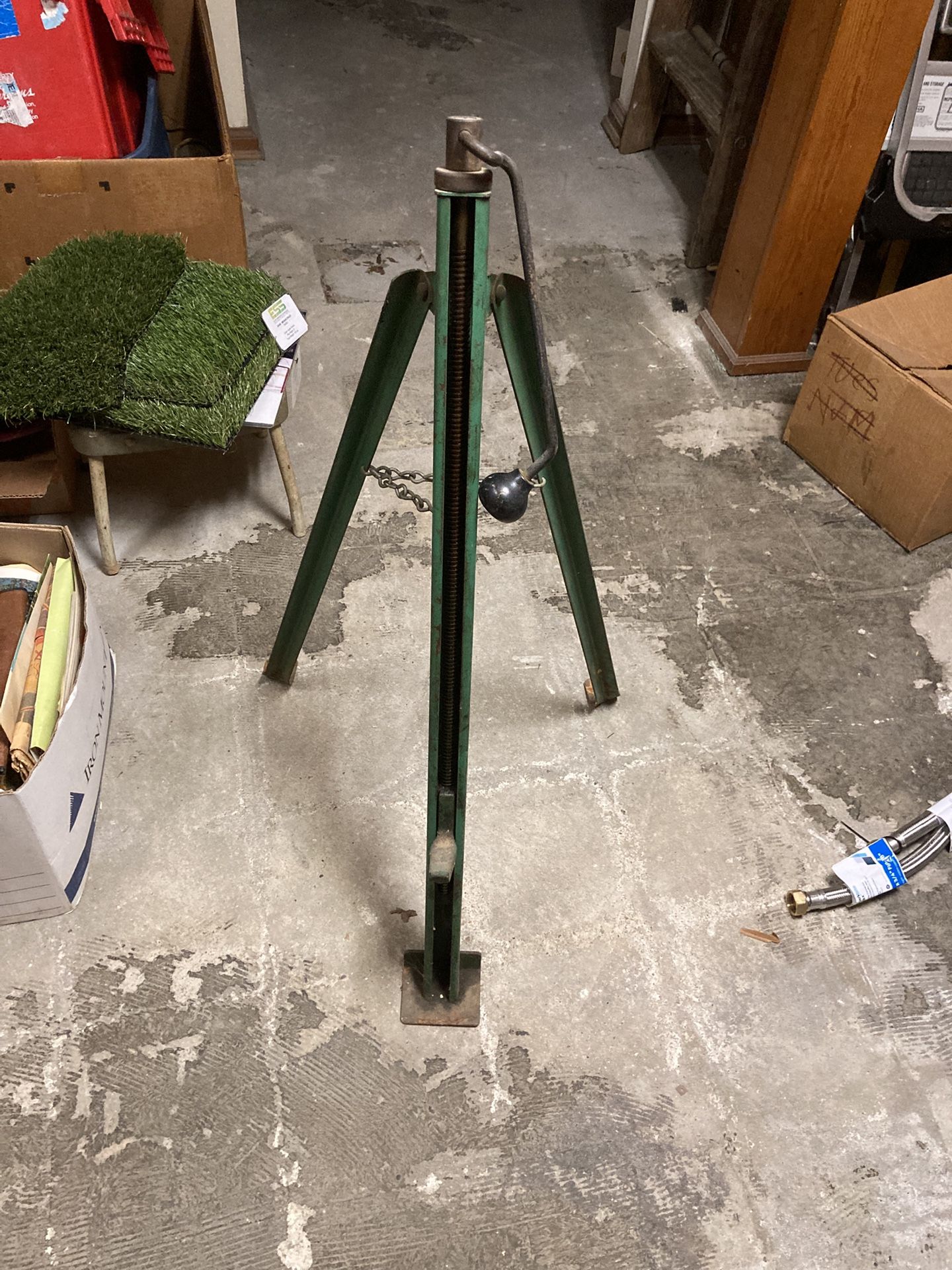 Screw Or Ratchet Jack