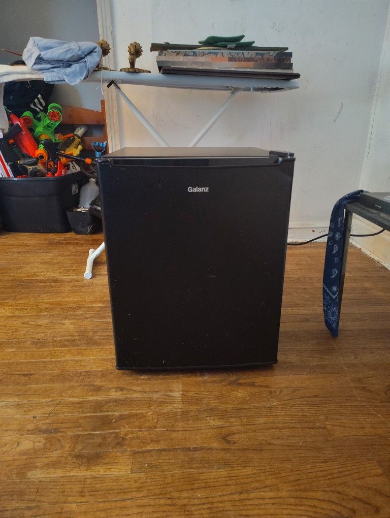 College Student Mini Refrigerator
