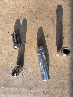 Gorilla Lug Nuts and Socket Set