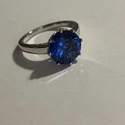 Beautiful Sapphire Ring