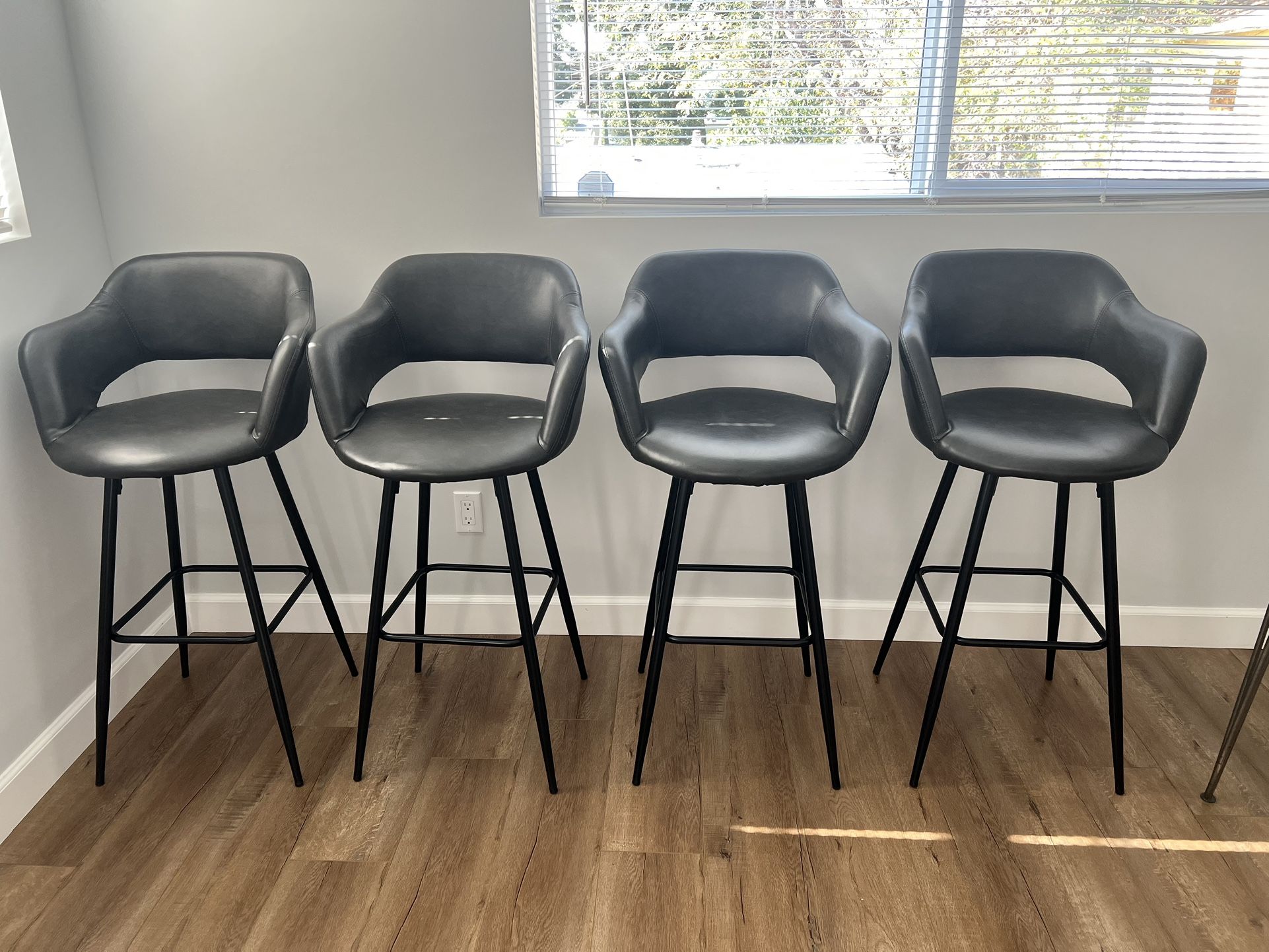 Bar Stool / Counter Height Stool (Set of 4)