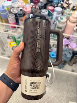 40oz Stanley The Flip Straw Quencher ProTour Tumbler in Redwood Woodgrain
