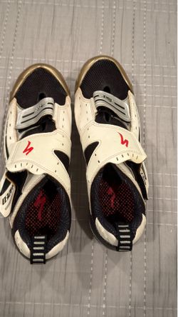 Specializes Cycling Shoes with Cleats attached
