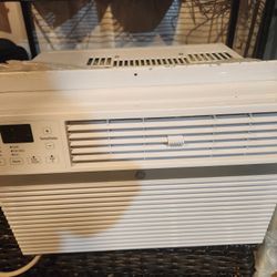 GE Energy Star 115 Volt Electric Room Air Conditioner