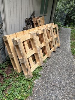 Wooden Pallets newer used once