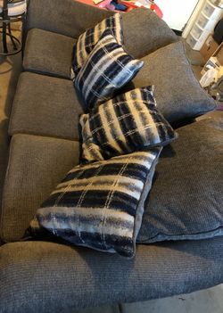 3 seat couch with pillows (no pets no smoke) 300