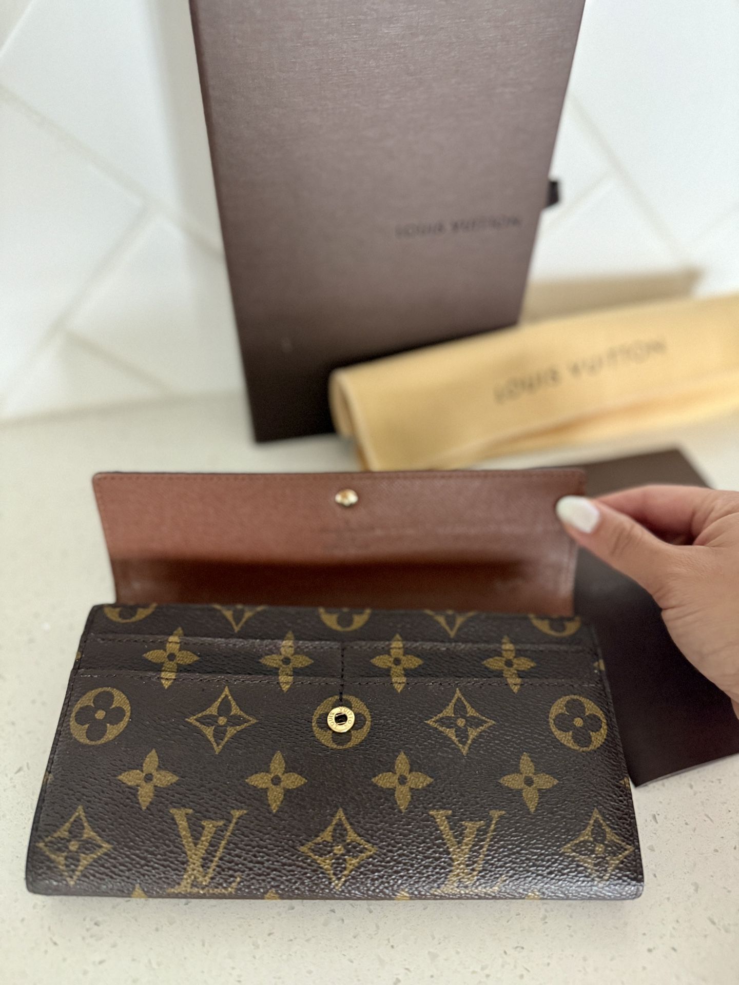 Authentic Louis Vuitton Sarah Wallet
