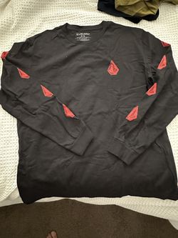New XL Volcom Shirts