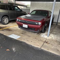 2019 Dodge Challenger Sxt Color Maroon