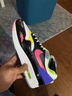 Hyper pink nike air max size 11