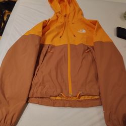 The North Face Women's Antora Rain Hoodie
The North Face
Size: XS
Color: Peach Granite/Light Mahogany