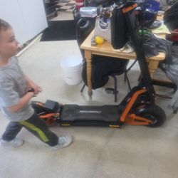 electric scooter (Inmotion)