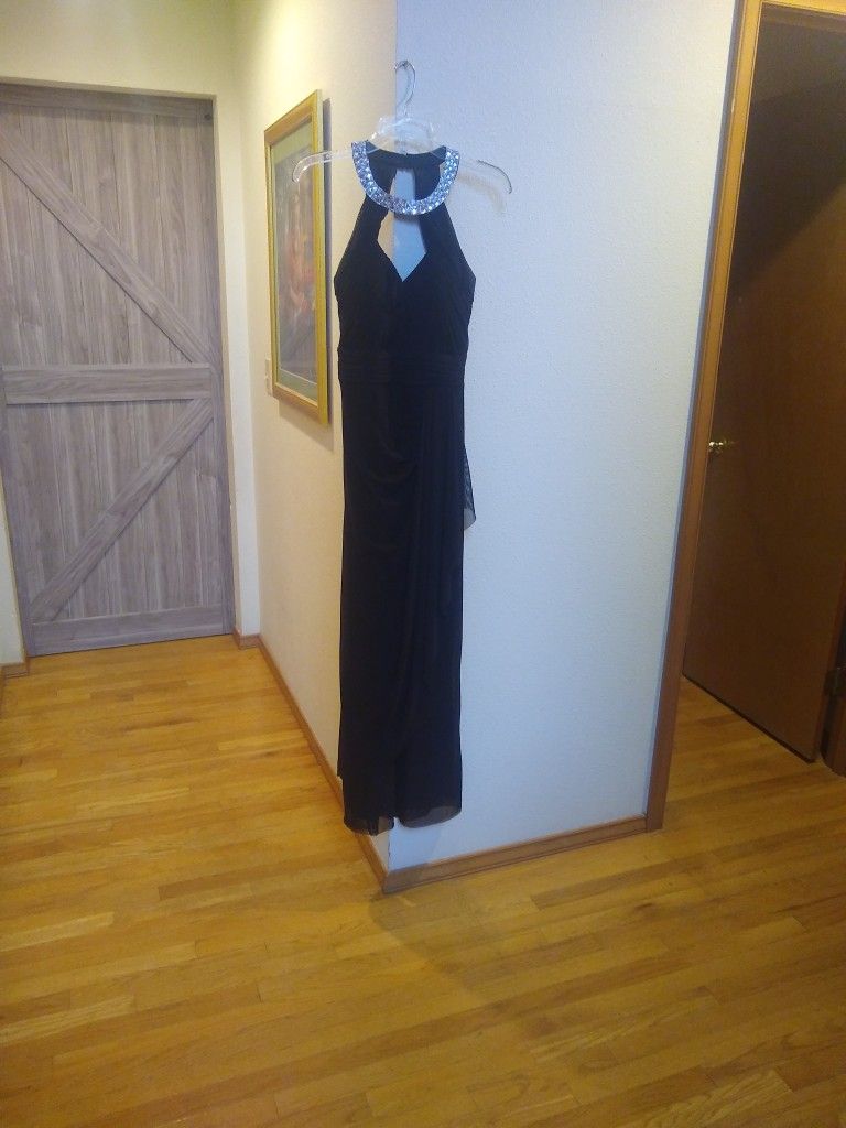 A Very Flattering Little Black Dress . Size 6.  Layered With A Side Sweep Of Chiffon. A  Very Substantial , High Quality Gown By Marina .