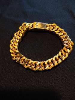 Unbranded bracelet
