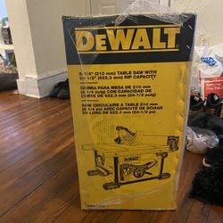 DEWALT 10-in 15-Amp Corded Portable Jobsite Table Saw with Foldable Rolling Stand