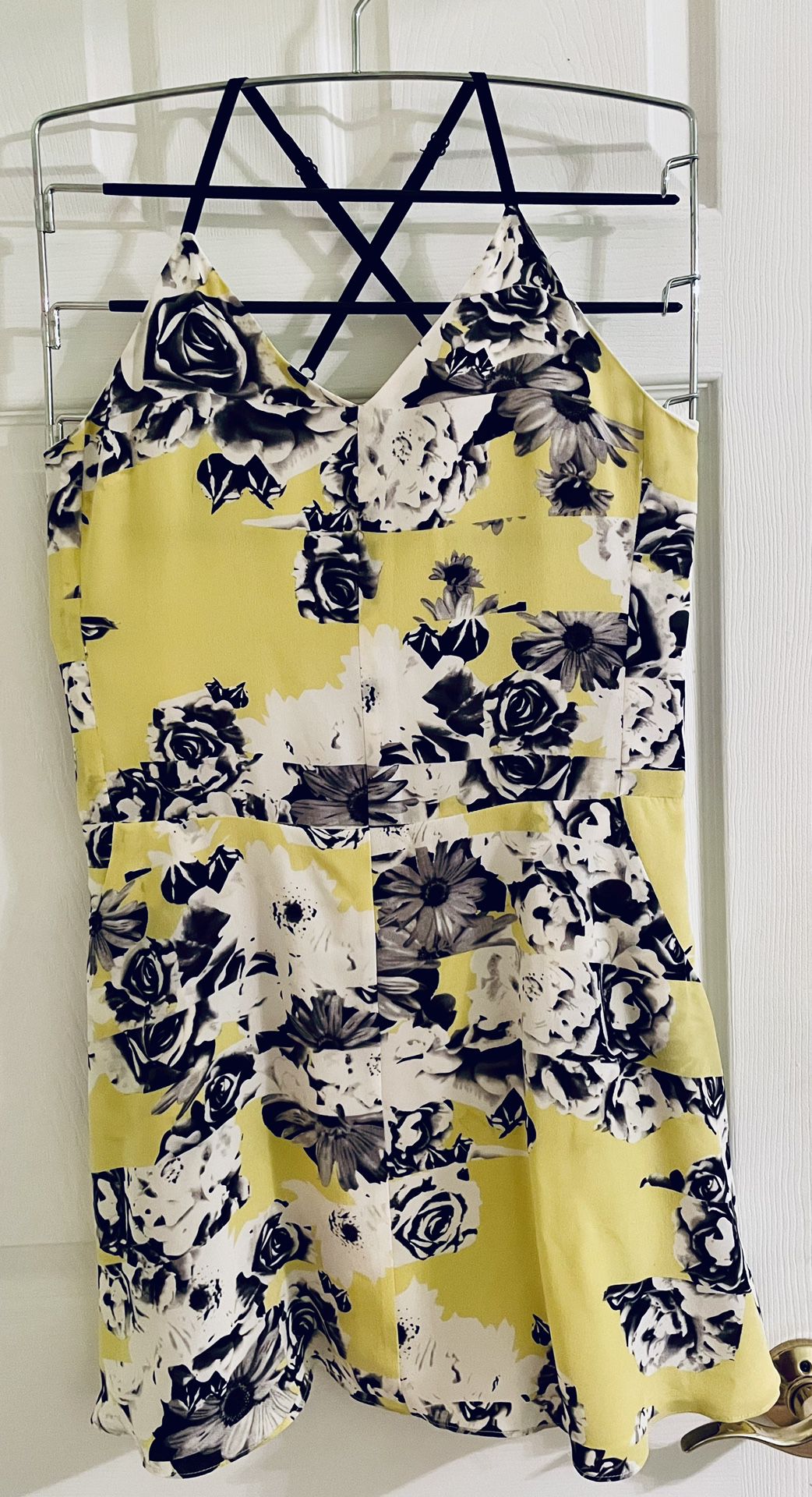 Elorie Yellow/Black and White Flower Dress, Size 8 (WITH POCKETS!)