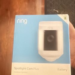 Ring: Spotlight Cam plus 