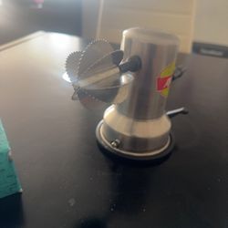 Vacuum base coconut scrapper/grater