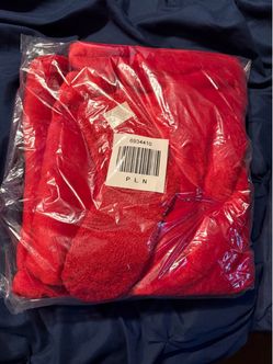 Red Plush Throw Blanket New in Packaging