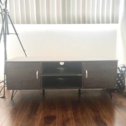 47.25 In mid Century Tv Console Stand 
