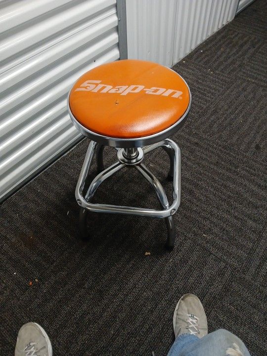 Snap-on Stool