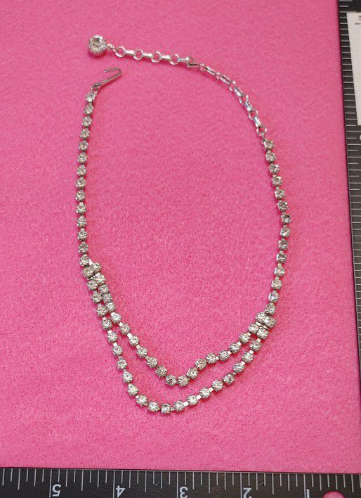 Gorgeous Vintage Ladie's Silvertone Rhinestone Drop Choker Necklace W/Large Rhinestone Clasp!👀 MINT CONDITION!😇