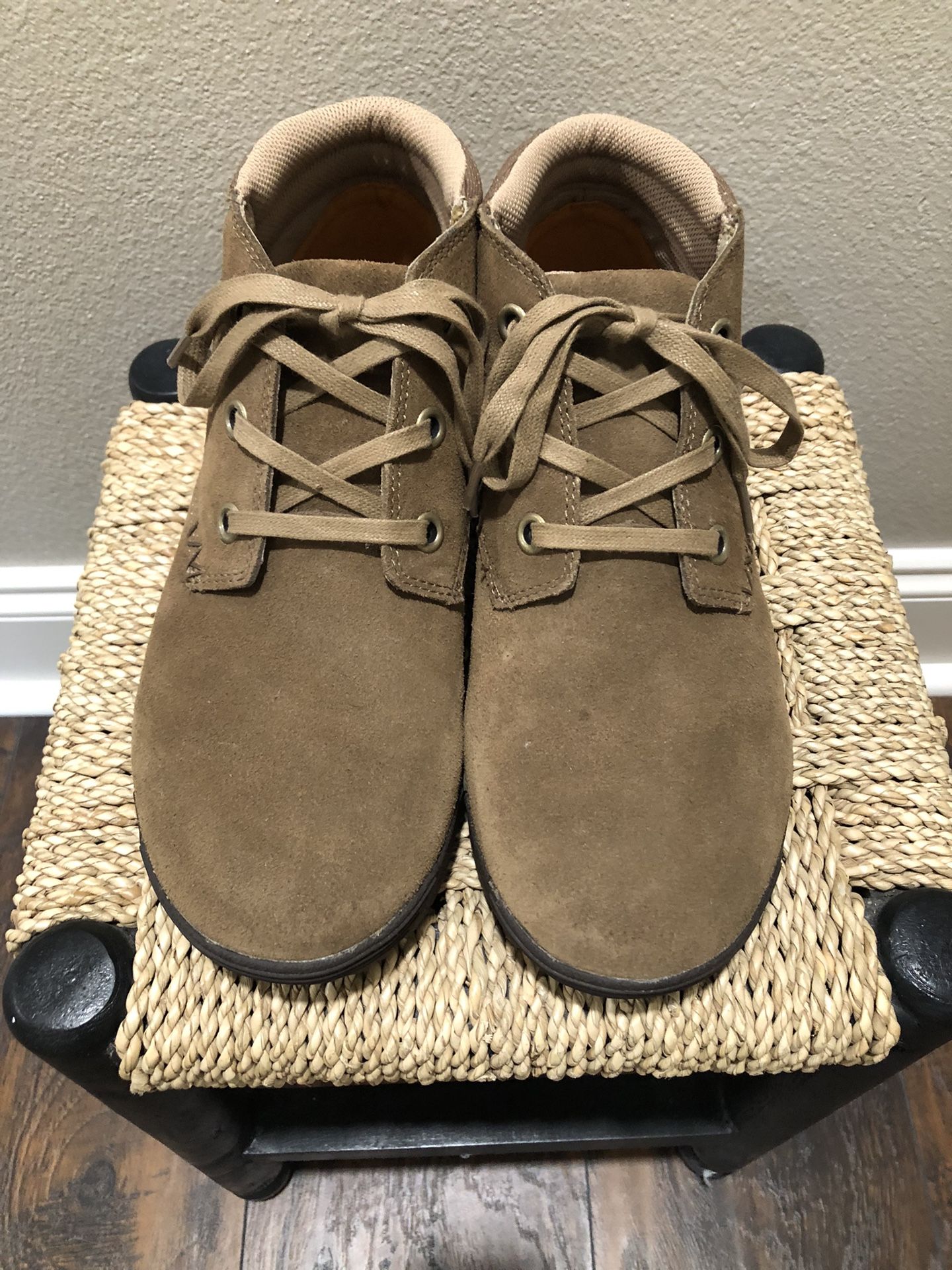 LEATHER BOOTS