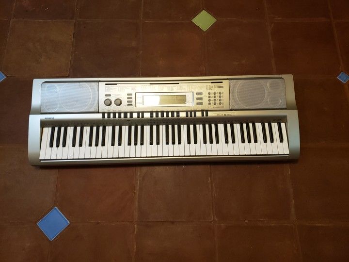 Casio WK-200 Keyboard