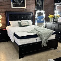 Queen size bed frame / mattress included.     ☎️📞🔥(213)713-74-79.  Tex or call     Cama Queen Colchon Incluido