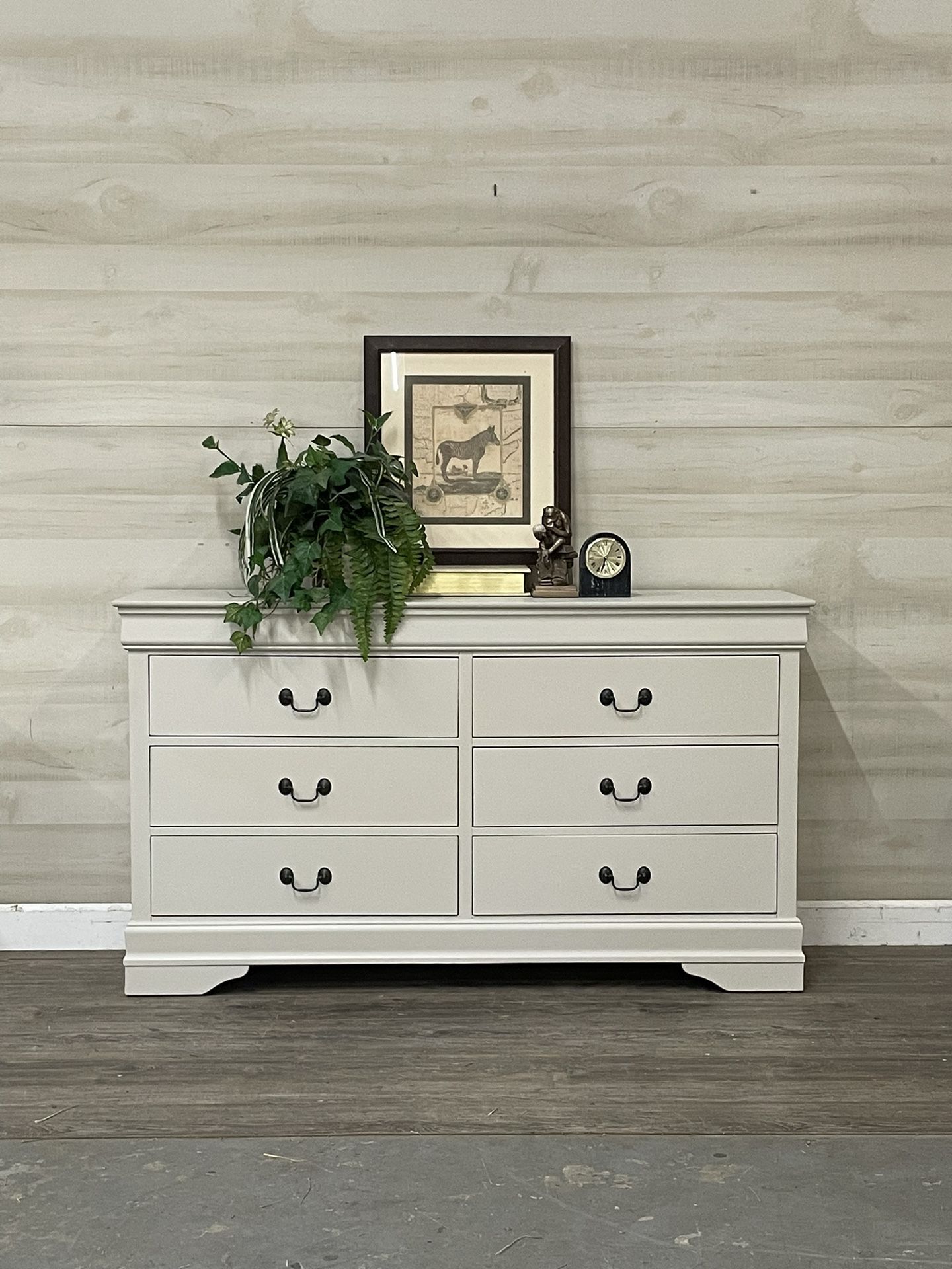 Beautiful Beige Dresser, Perfect For Compact Spaces
