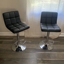 New 2 Black Bar Stools 