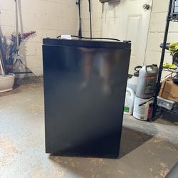 Hisense Mini Fridge