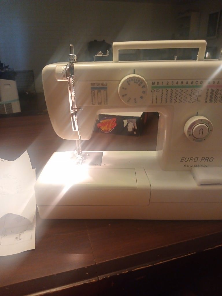 Euro-Pro Sewing Machine