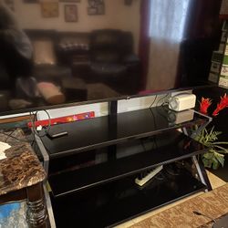 TV STAND UP TO 70inch