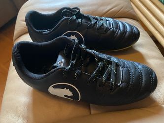 procat soccer shoes size 3