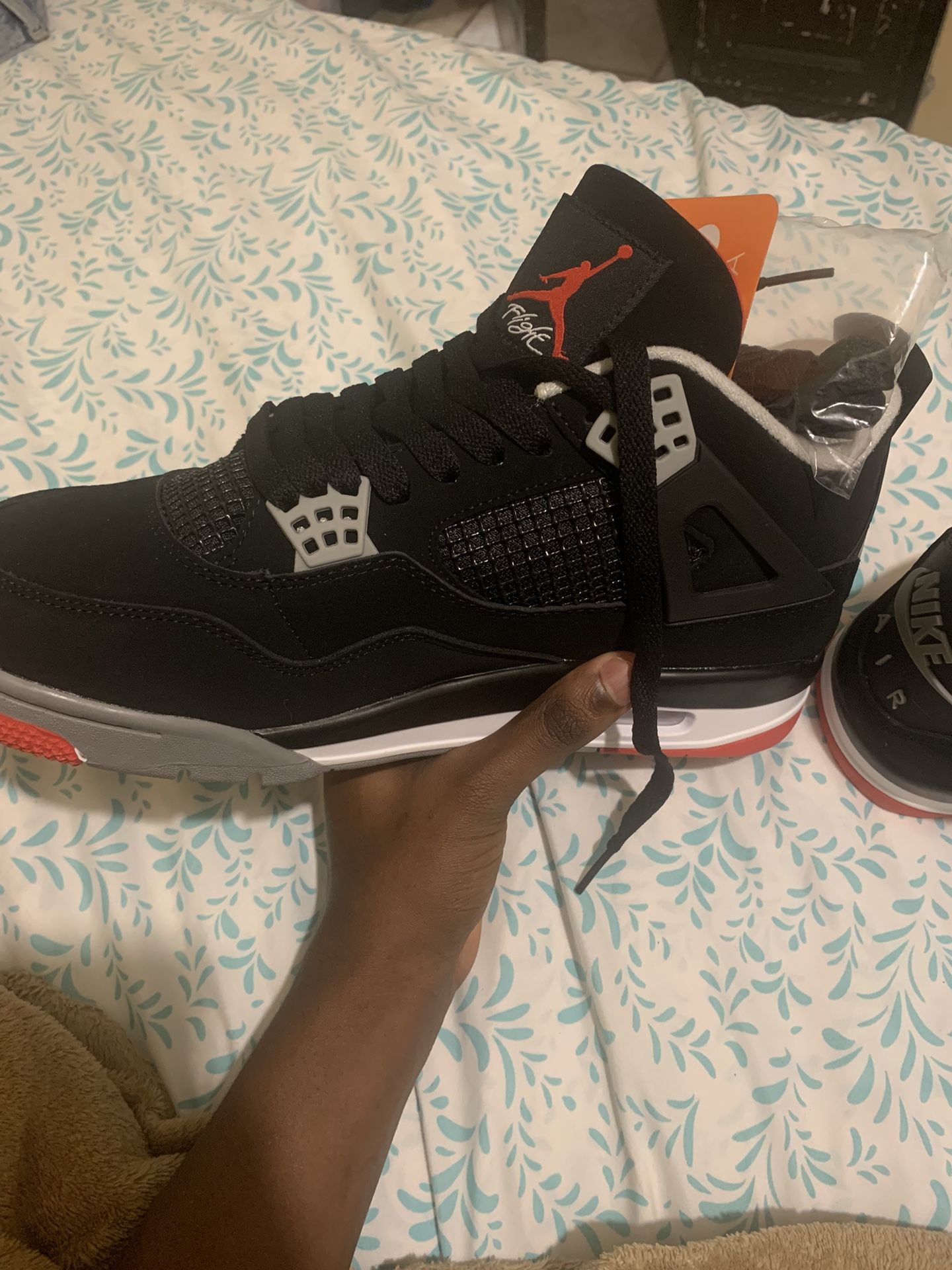 Jordan 4 Retro Bred 