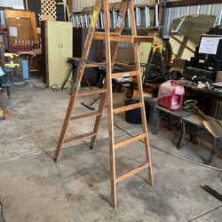 6’ Wooden Ladder 